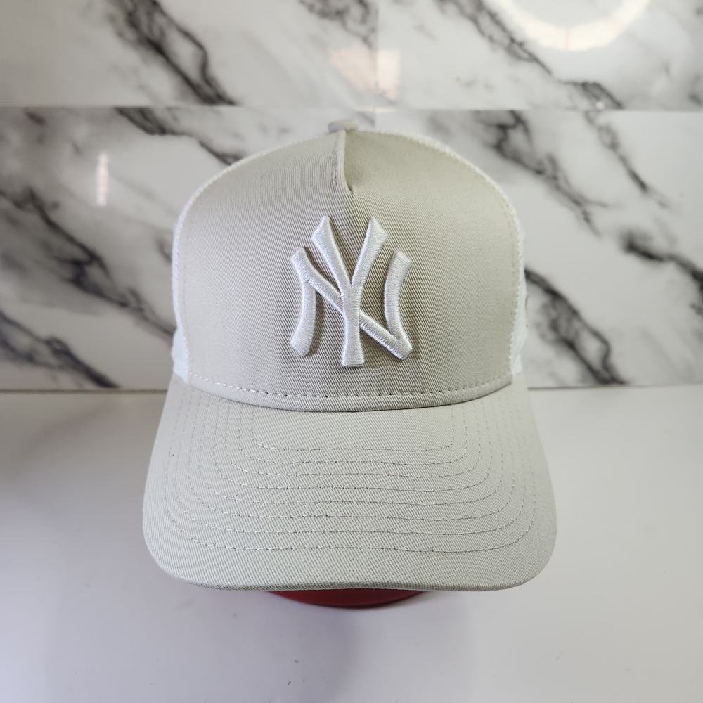 NY New York YOUTH White Logo Baseball Cap. Trucker Hat